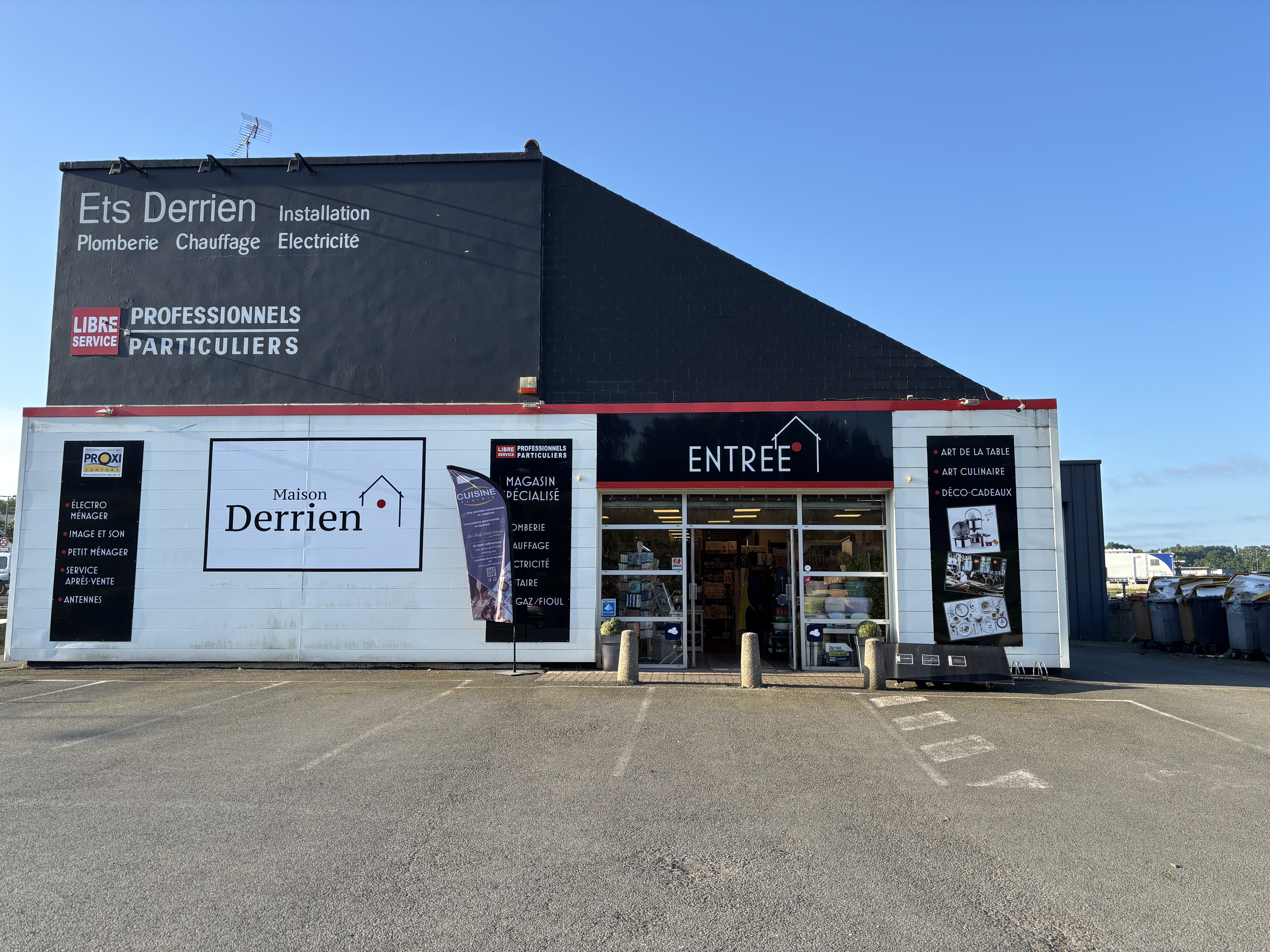 Magasin de quincaillerie et électroménager
