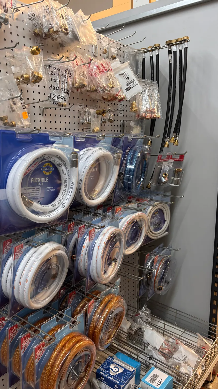 Rayon quincaillerie de Maison Derrien à Lamballe